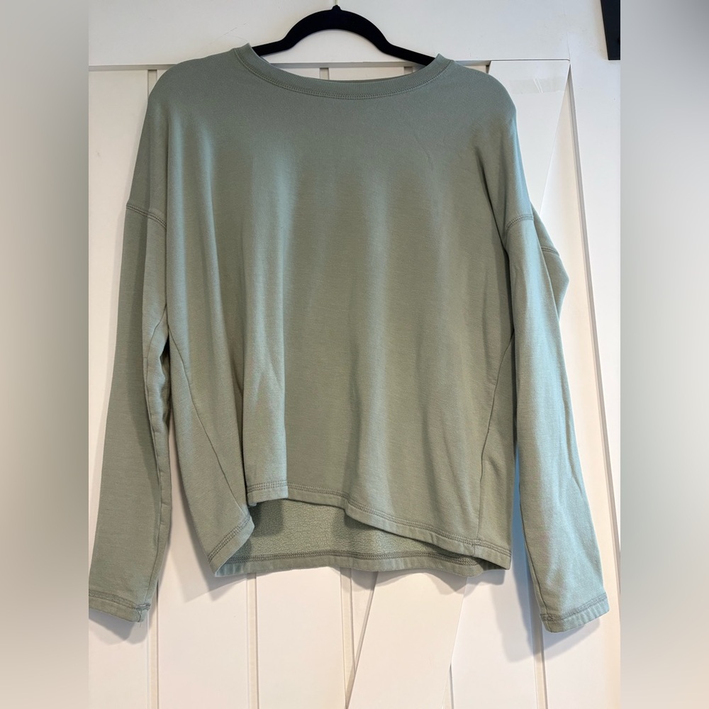 Excellent condition. Madewell MWL Sage Green Long Sleeve Sweatshirt
